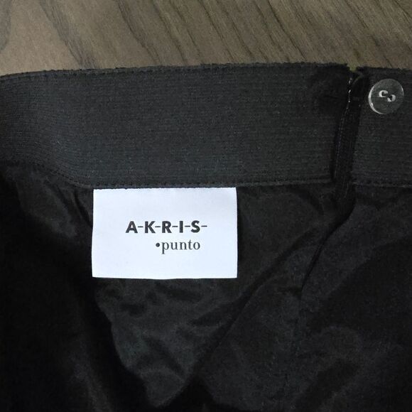 Akris Punto Perforated Faux Leather Midi Skirt in Blue Abstract Grafitti Print - Picture 12 of 14